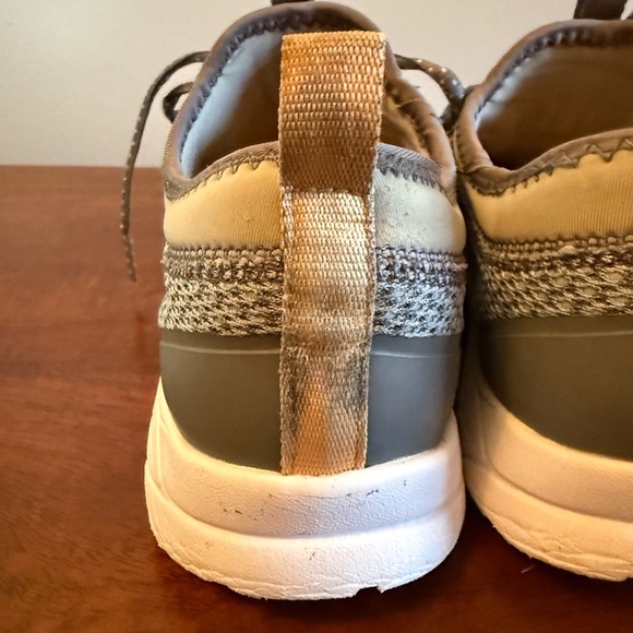 Vionic Brisk Alma Gray Sneakers Size 7 - Picture 5 of 8